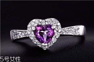 >紫水晶戒指寓意是什么？象征爱情带来好运