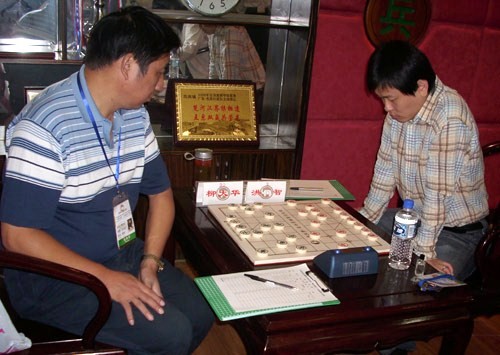 杨官璘先和柳大华 杨官璘杯象棋赛战罢两轮 柳大华与洪智分获二连胜
