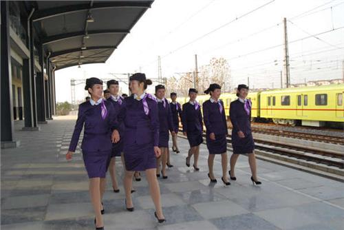 南京铁路李明珠 南京铁道职业技术学院“与京沪高铁同行”系列报道之一