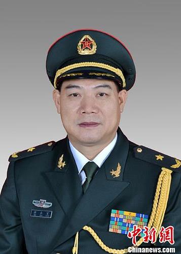 >解放军驻香港部队司令谭本宏简历 个人资料及照片