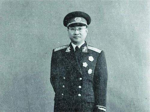 陈庚蒋介石 陈赓被捕 蒋介石是如何对待他的救命恩人的?