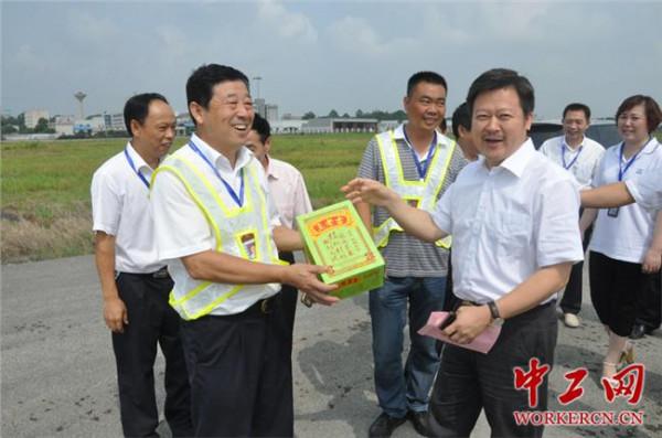 湖南机场刘志仁 实现大突破——访湖南机场集团总经理刘志仁