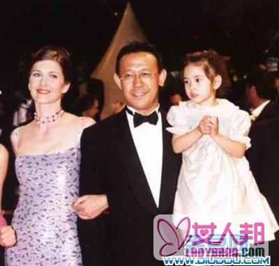 >谣言著名演员姜文昨天去世图片，周韵是姜文的几任妻子