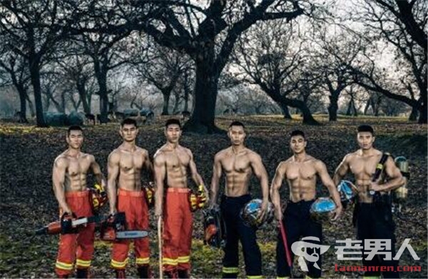 2018中国消防员台历照片 铁血硬汉们大秀肌肉