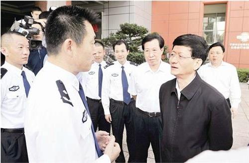 刘奇卢子跃等市领导走访慰问在宁波的专家