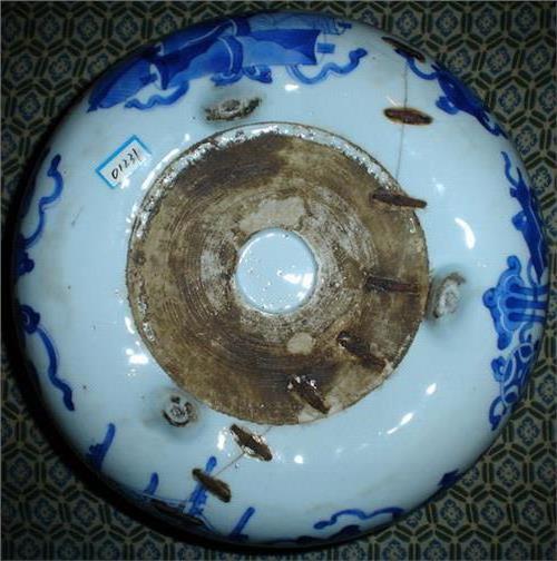 >康熙民窑青花瓷器的艺术特色及其仿品的辨识(三)