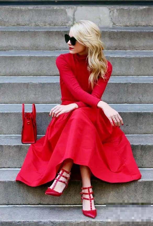 同样是身穿红裙，30岁景甜和35岁范冰冰却穿出了不一样的感觉！