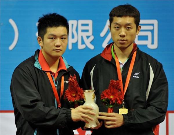 闫安世界冠军 男乒热身赛奥运冠军、世界冠军队险胜