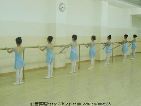 芭蕾舞考级班三至四级