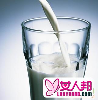 >什么时候喝牛奶最容易减肥？