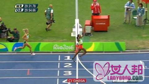 王军霞破记录夺冠完整视频 里约奥运阿亚娜破万米世界记录