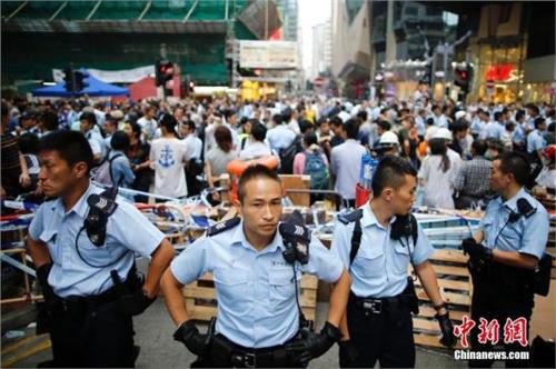 >香港警方:旺角占中暴力事件升级 形势险峻