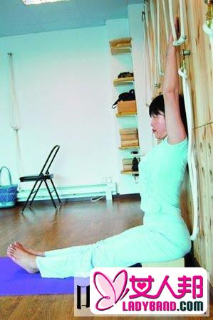 学会简单的瑜伽减肥动作 在家也能快速减肥