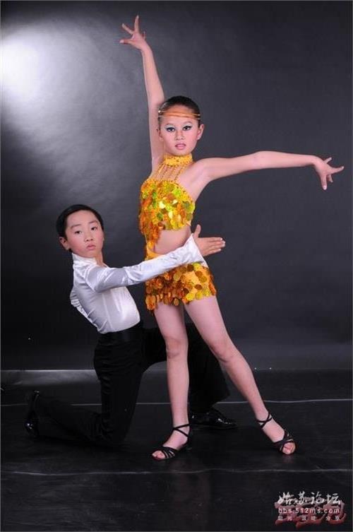 推广英皇芭蕾教育城市芭蕾落户深圳