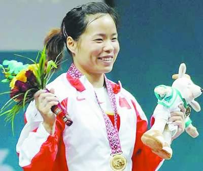 奥运冠军陈艳青 全国女子举重冠军赛打响 奥运会冠军陈艳青缺席