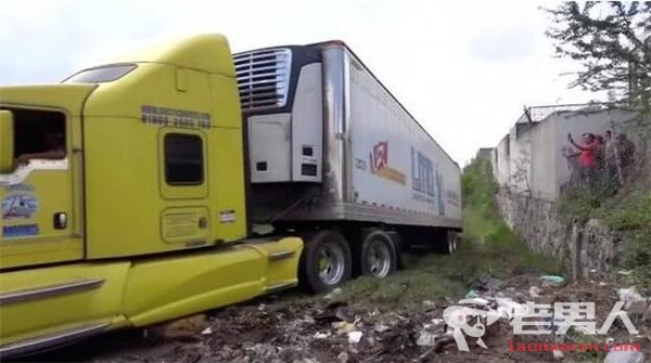 墨西哥停尸卡车 存放了约150具尸体引怒火