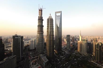>夏军上海 上海中心结构封顶 刷新“上海高度”