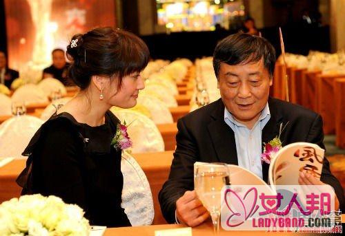 宗馥莉和他老公结婚照 宗庆后女儿宗馥莉男友李磊奢华座驾图片