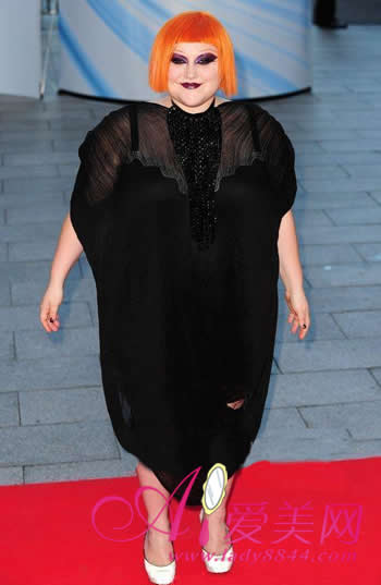 巨肥女星Beth Ditto自信穿衣之道，服饰盘点美国女星时髦胖人穿衣术