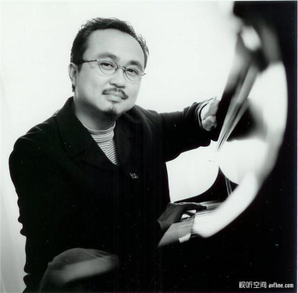 传奇钢琴家邓泰山广州演绎肖邦