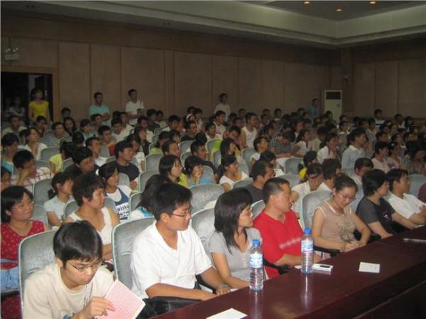 武汉大学哲学学院赵林教授精彩演讲基督教全球发展态势