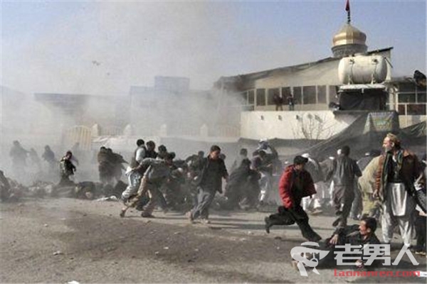 >阿富汗检查站遭袭 造成18人身亡10人受伤