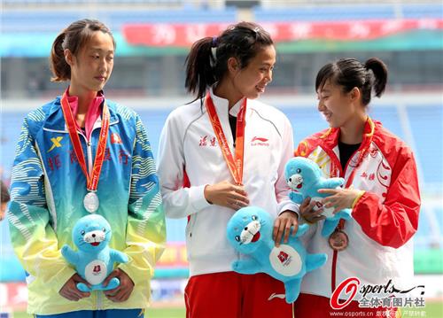 福建省运会全能选手夺跳高冠军 教练:成绩有些低