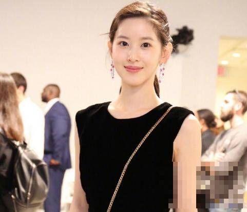 奶茶妹妹章泽天进军娱乐圈？老公刘强东力捧她为京东时尚代言人