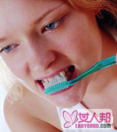 >刷牙出血要注意口腔卫生