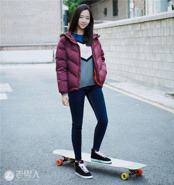 >韩国长板女神高孝周走红 她用的是什么牌子的滑板