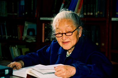 中国居里夫人 我国第一代女物理学家何泽慧逝世