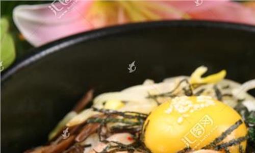 韩国石锅拌饭 韩国饮食介绍——石锅拌饭