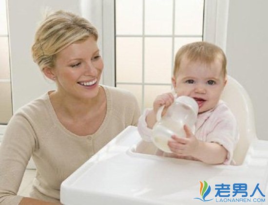 >三个月宝宝吃奶量 家长如何判断宝宝是否吃饱