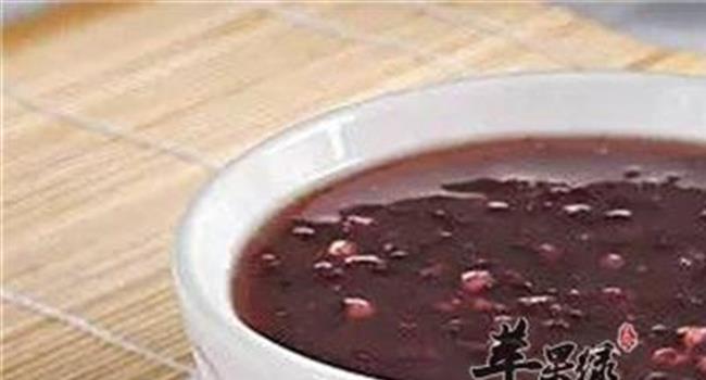 【赤豆汤的功效】赤豆的功效与作用 小赤豆的功效 赤豆汤的作用