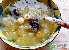 银耳莲子汤要煮多久熟?银耳莲子汤熬多长时间?