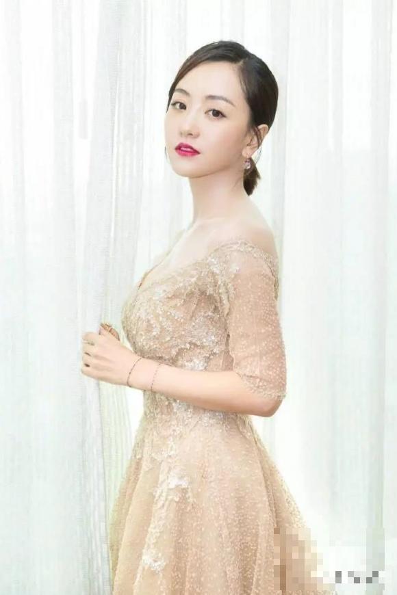 >杨蓉获最受欢迎女演员奖，这颗沧海遗珠终于被发现了