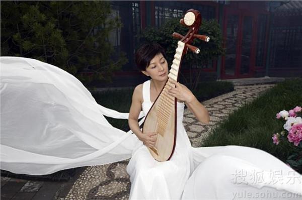 >夏菁银行 中国古筝演奏家夏菁:用指尖探索世界的筝行者(图)