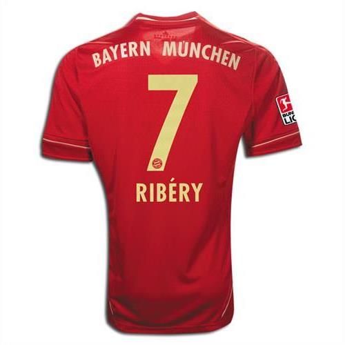 >里贝里在拜仁穿几号球衣?他的英文名字是?