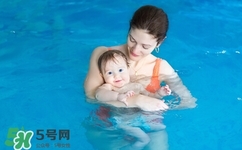 婴儿游泳注意事项 婴儿游泳需要注意什么