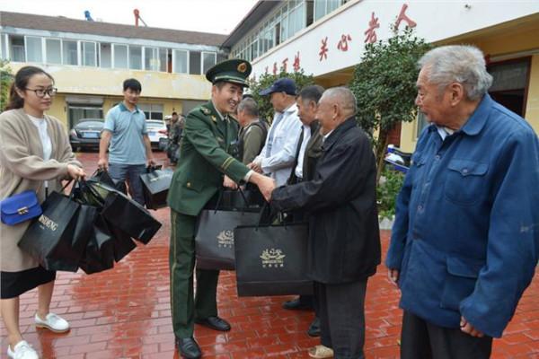 郭建群的老公 郭建群走访慰问 古阳镇敬老院五保老人