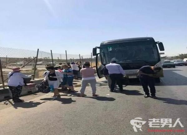 埃及旅游巴士遭袭击 所幸未造成人员死亡