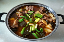冬季吃羊肉火锅的营养价值好处和做法