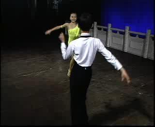 【恰恰舞的基本步法】广场舞恰恰16步的跳法