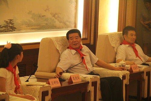江西省莫建成去向 江西省委副书记莫建成向少代会代表提出三点希望