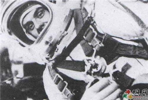 联盟1号飞船返回坠毁(图)3位宇航员全死 卡马宁被撤职