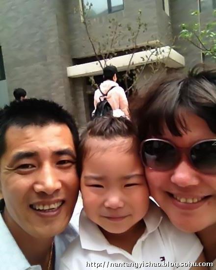>李菁菁5岁女儿可爱照 影视圈堪称励志姐