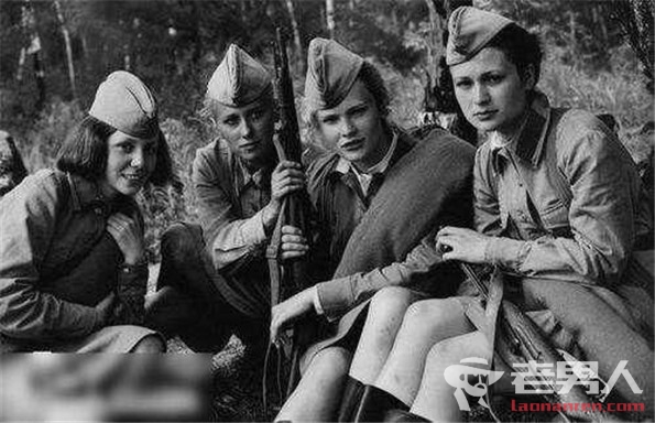 苏联女兵二战时只穿裙子的上阵原因
