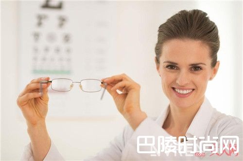 你知道线条五法吗 眼镜如何让脸型显瘦眼镜如何修饰眉状眼镜如何修饰鼻形眼镜如何弱化颧骨