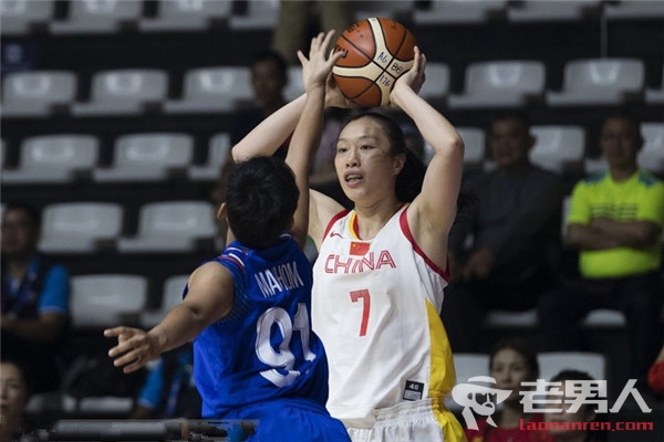 中国女篮首战大胜泰国 外线命中9记三分球