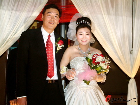 周建安李歌 45岁迎娶“80后女孩”李歌 周建安结束单身生活